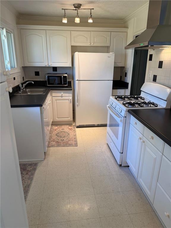 Photo - 2961 Parkridge Dr NE