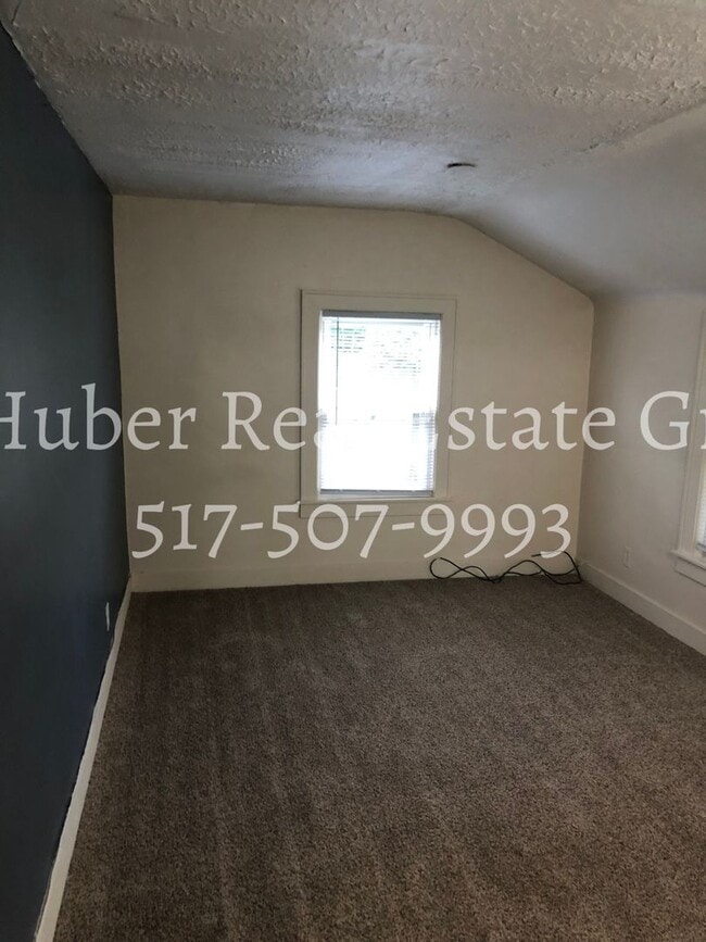 Photo - Roselawn 1443-1443.5 Building Unidad Roselawn 1443.5