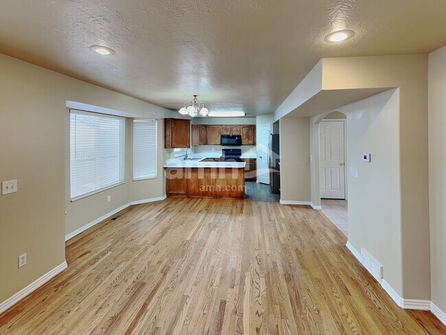 Photo - 3750 Suffolk Cir