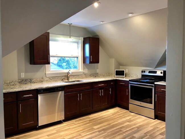 Building Photo - 980 Washington St