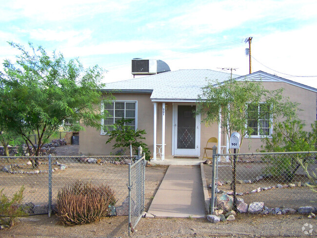 Building Photo - 901 W Esperanza Ave Rental