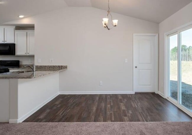 Photo - STYLE, COMFORT and CONVENIENCE HOME IN THE VALLEY