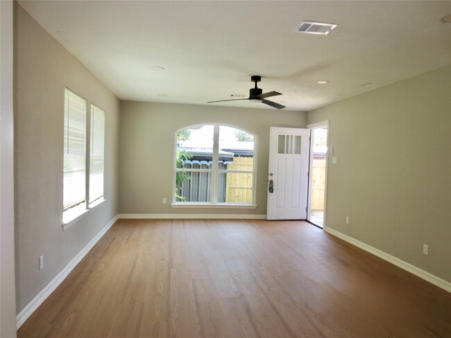 Photo - 2722 Parker Rd