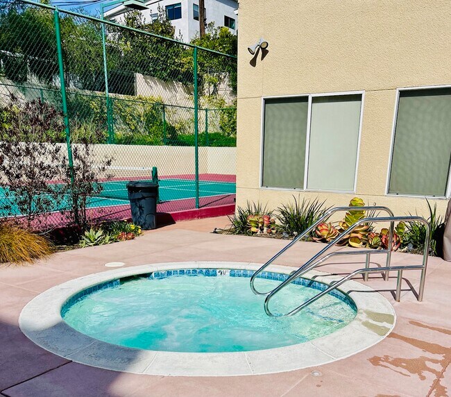 Photo - 3460 S Centinela Ave Unidad 205