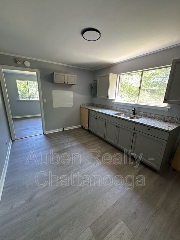 Photo - 2006 Milne St
