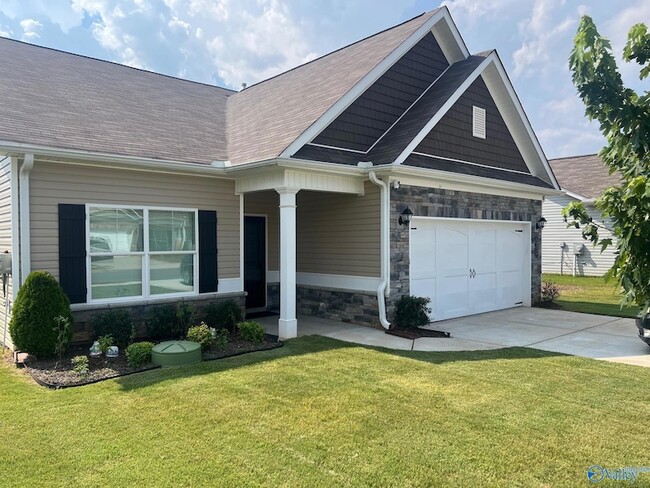 Building Photo - 212 Fairbrook Dr Rental