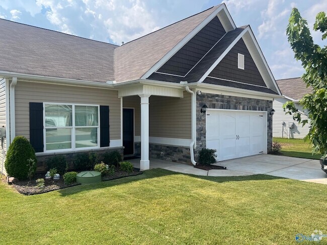 Building Photo - 212 Fairbrook Dr Rental