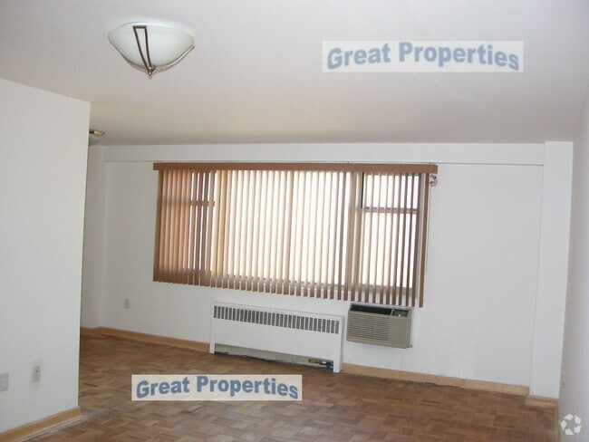 Building Photo - 11820 Edgewater Dr Unit 813 Rental