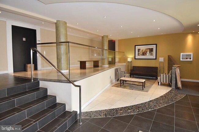 Building Photo - 3601 Wisconsin Ave NW Unit 701