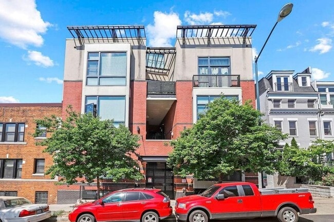 Photo - 2426 Ontario Rd NW