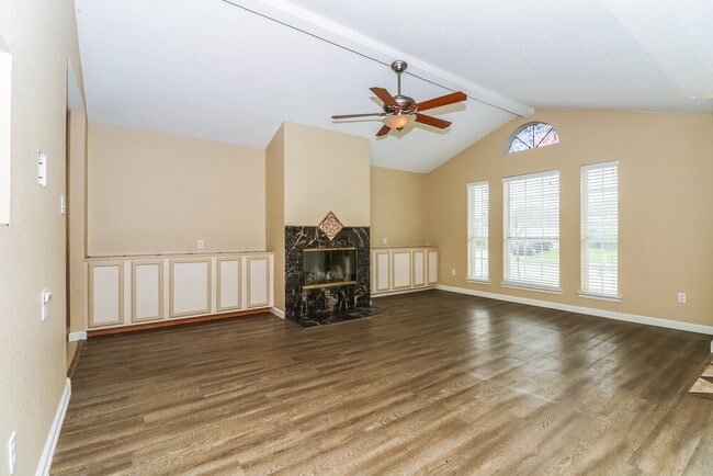 Photo - 8145 Waterside Trail