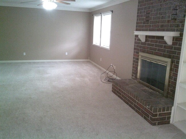 Photo - 2903 NE Lakeview Cir