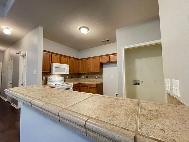 Photo - 3/2 Duplex with Garage