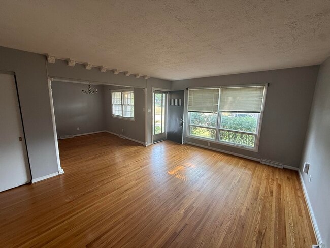 2116 Cypress Dr