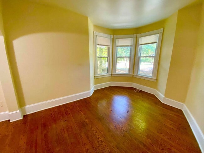 Photo - 5009 Roland Ave Unidad 1F