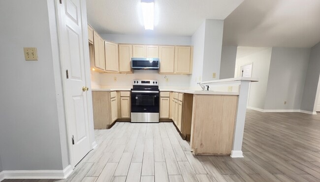 Photo - 6967 Manslick Rd