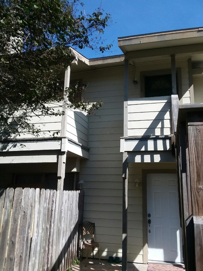 Photo - 1011 Ennis Joslin Rd Unit 209