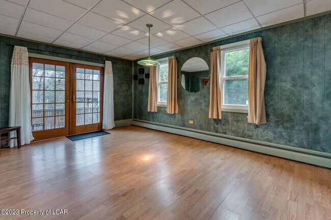 Photo - 206 Tannery Rd