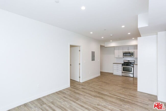 Photo - 744 Hartford Ave Unit 301