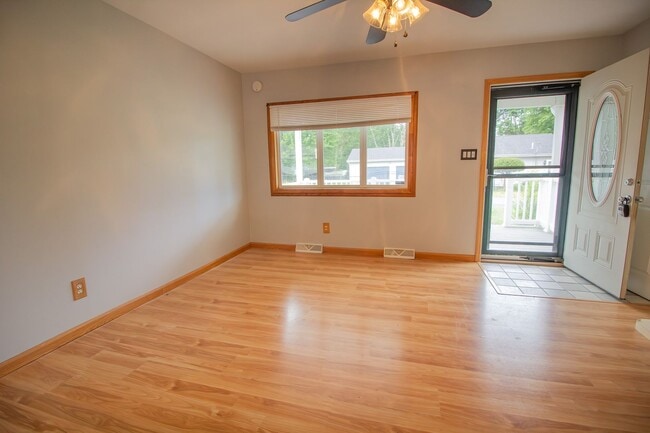Photo - Most sought after Woodlawn area. 2BR 1BA