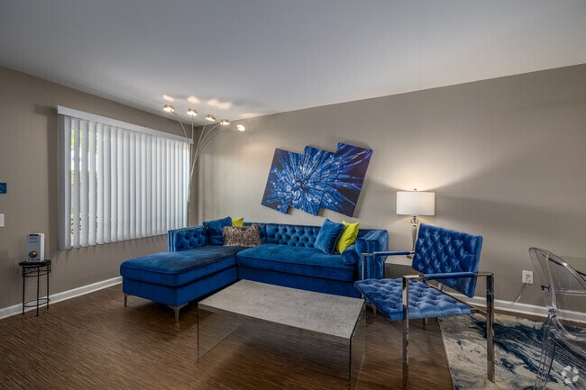 2BD, 1BA - Living Area