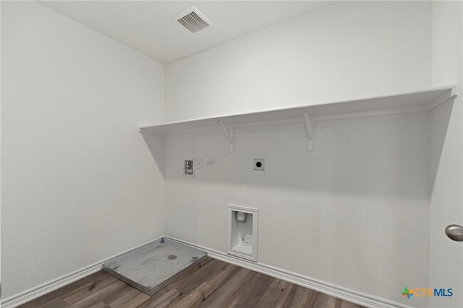 Building Photo - 5012 Arrow Vis