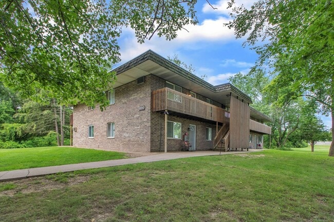 Photo - Birchwood Apartments (BW Apartments LLC)