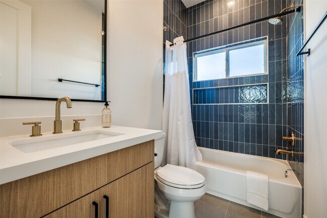 Photo - 412 N Nagle St