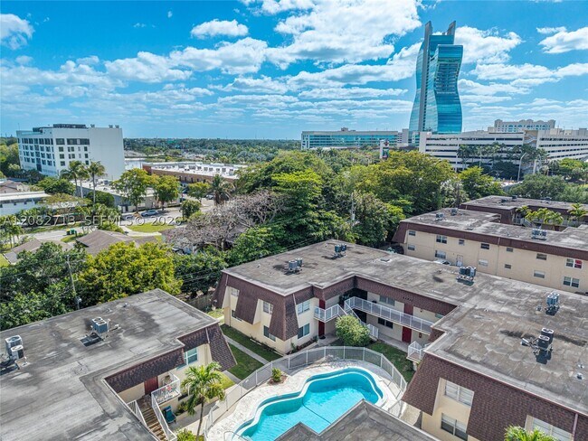Photo - 4524 SW 54th St Unit 501-W