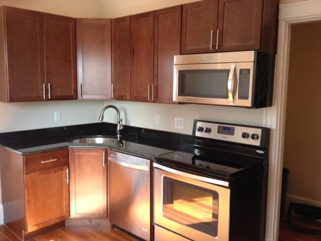 Building Photo - 76 Parker Hill Ave Unit 2