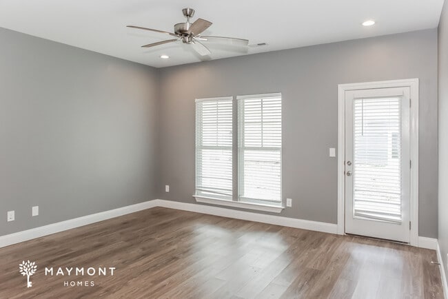 Photo - 1025 Highgrove Hts NW