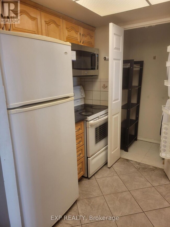 Photo - 285 Enfield Pl Unit 612