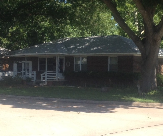 Building Photo - 1517 Windsor Way