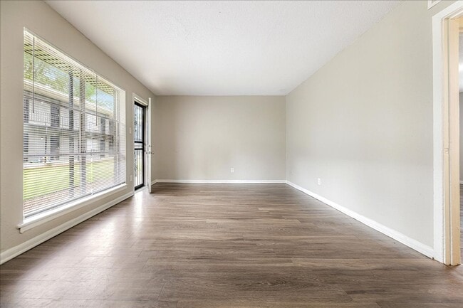 Photo - Macon Crossing Apartments