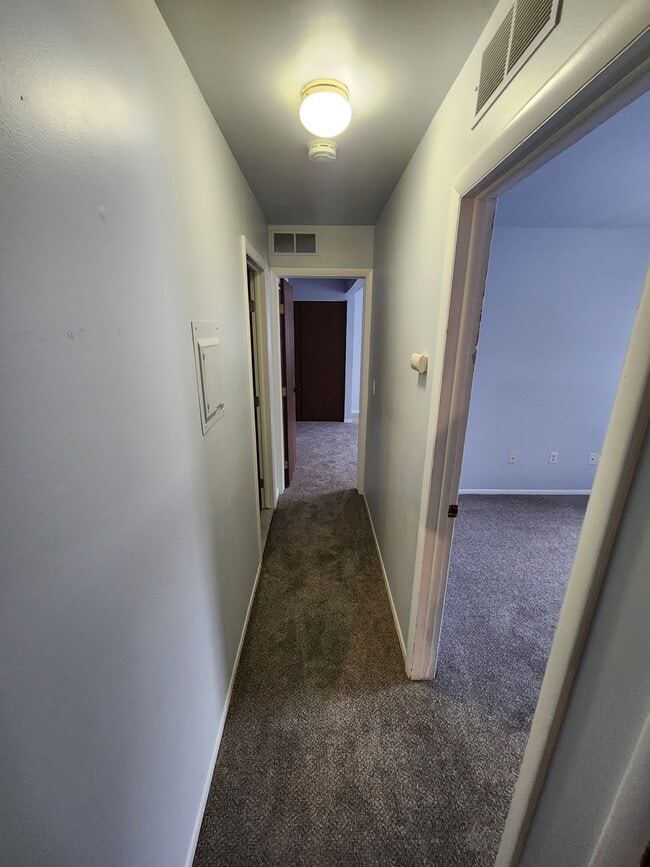 Photo - 1472 W Chateau Vert