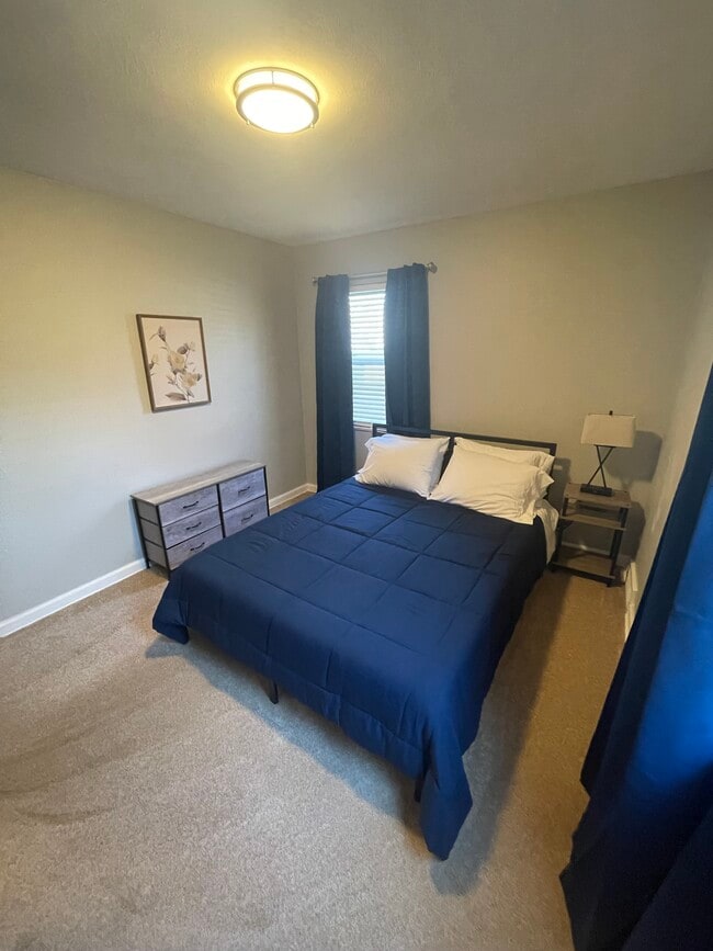 Photo - 3038 Sherbrooke Rd