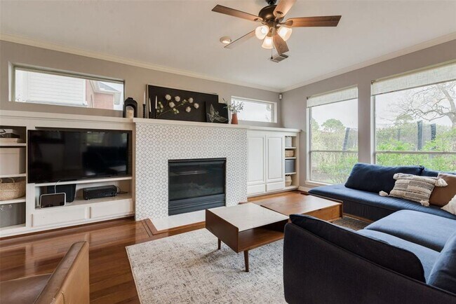 Photo - Stunning Home in Falcon Point!