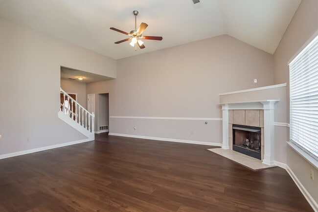 Photo - 8935 Sweet Flag Loop