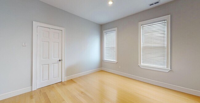 Photo - 166 Boylston St Unit 3