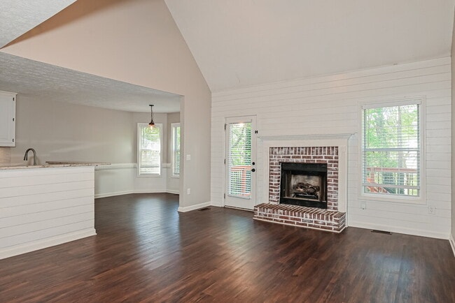 Photo - 1655 Bramlett Blvd