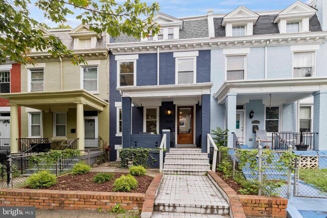 Building Photo - 1928 First St NE