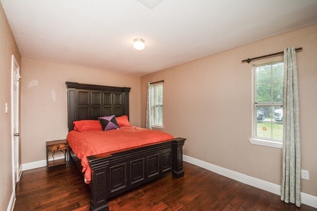 Photo - 1402 Chestnut Ridge Rd