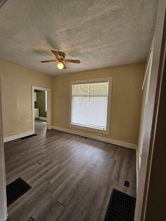 Photo - 204/206/208 N Fort Wayne St Unit 204 N Fort Wayne St