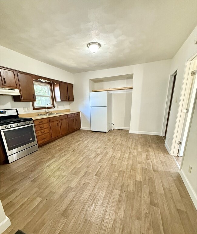 Photo - 115 S Lawn Ave