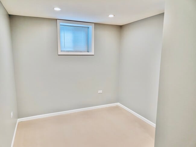 Photo - 960 W 18th Pl Unit #1