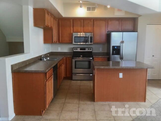 Photo - 3250 W Greenway Rd