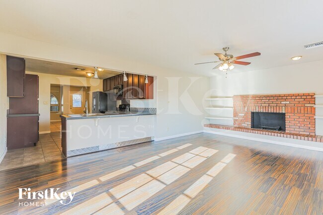 Photo - 2518 E Don Carlos Ave