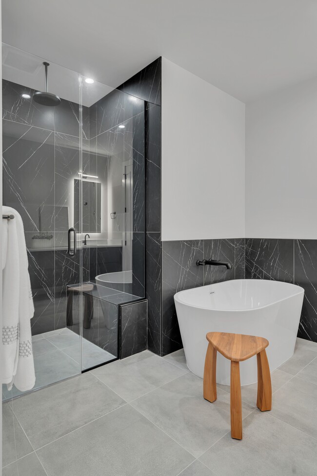 Photo - 321 31st Ave N