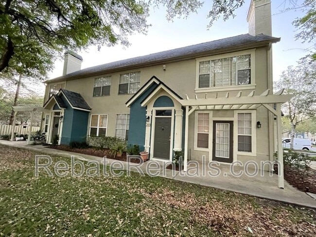 Building Photo - 13703 Richmond Park Dr N Unit #2905