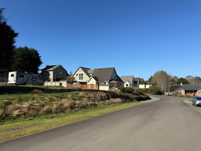 Photo - 1601 N 4th Ave